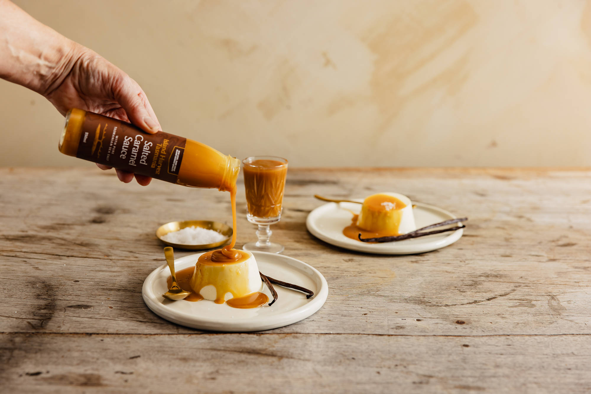 Salted Caramel Sauce Vanilla Panna Cotta Salted Caramel Sauce Vanilla Panna Cotta